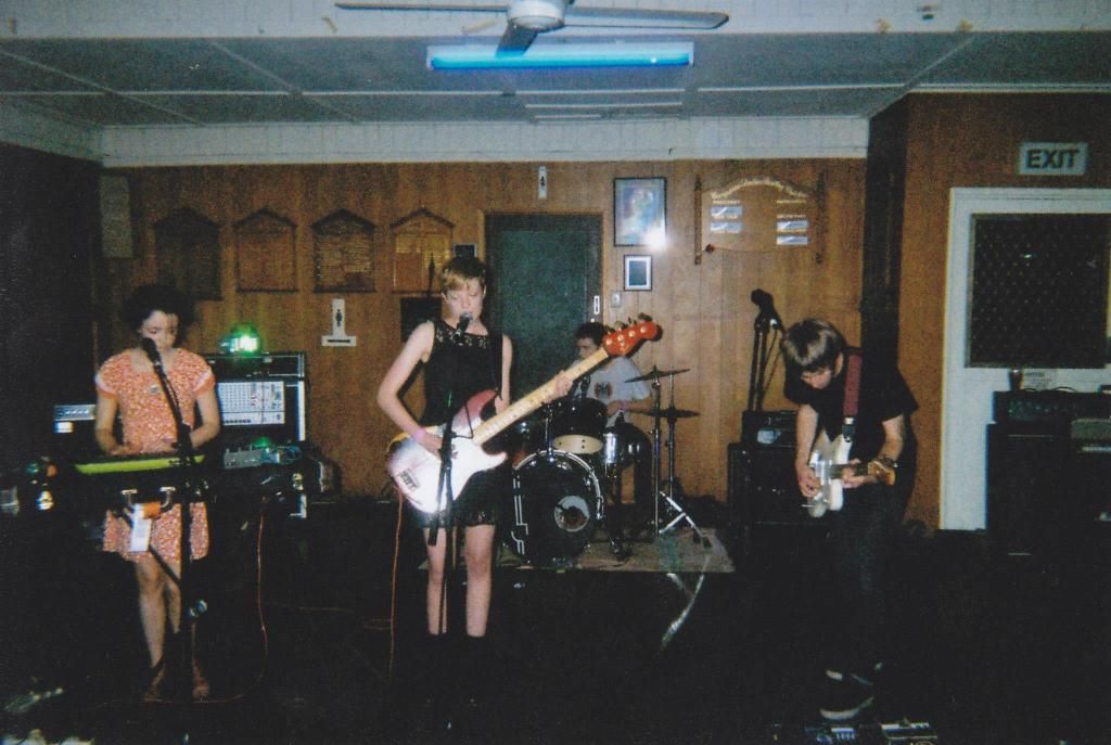 Day Ravies @ Lost Race Festival, Cooparoo Bowls Club. 17/11/2012.