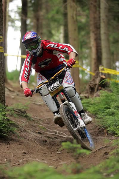 IMAGE: http://i741.photobucket.com/albums/xx55/MattBaker/Pearce%20Downhill/963-1.jpg