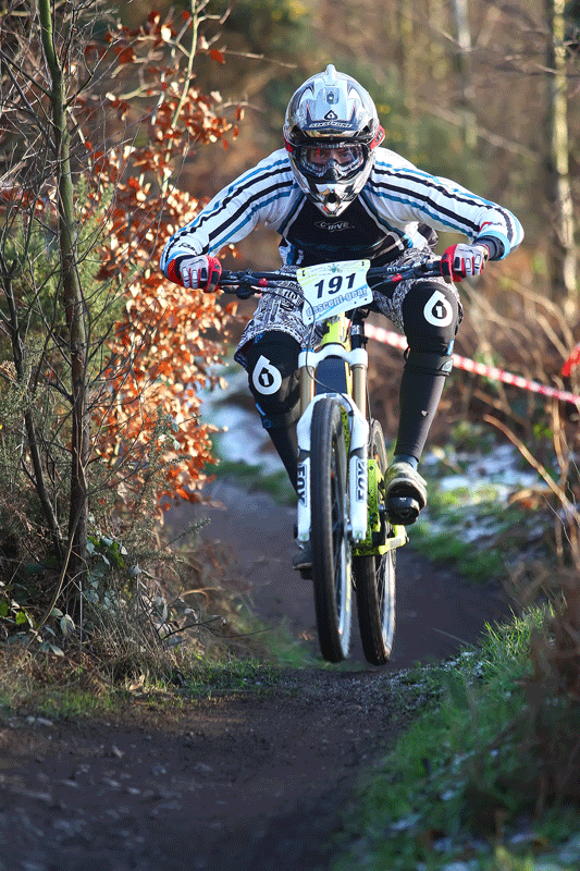 IMAGE: http://i741.photobucket.com/albums/xx55/MattBaker/Racers%20Guild/2H4W0200.gif