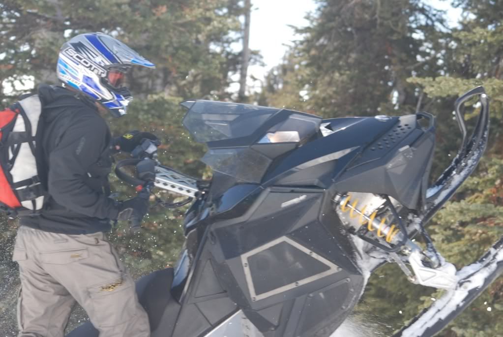 Adamsnowmobiling002.jpg