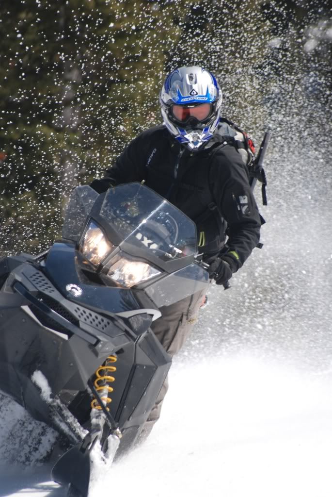 Adamsnowmobiling007small.jpg