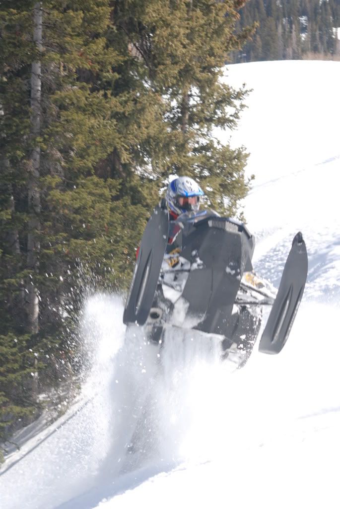 Adamsnowmobiling011.jpg