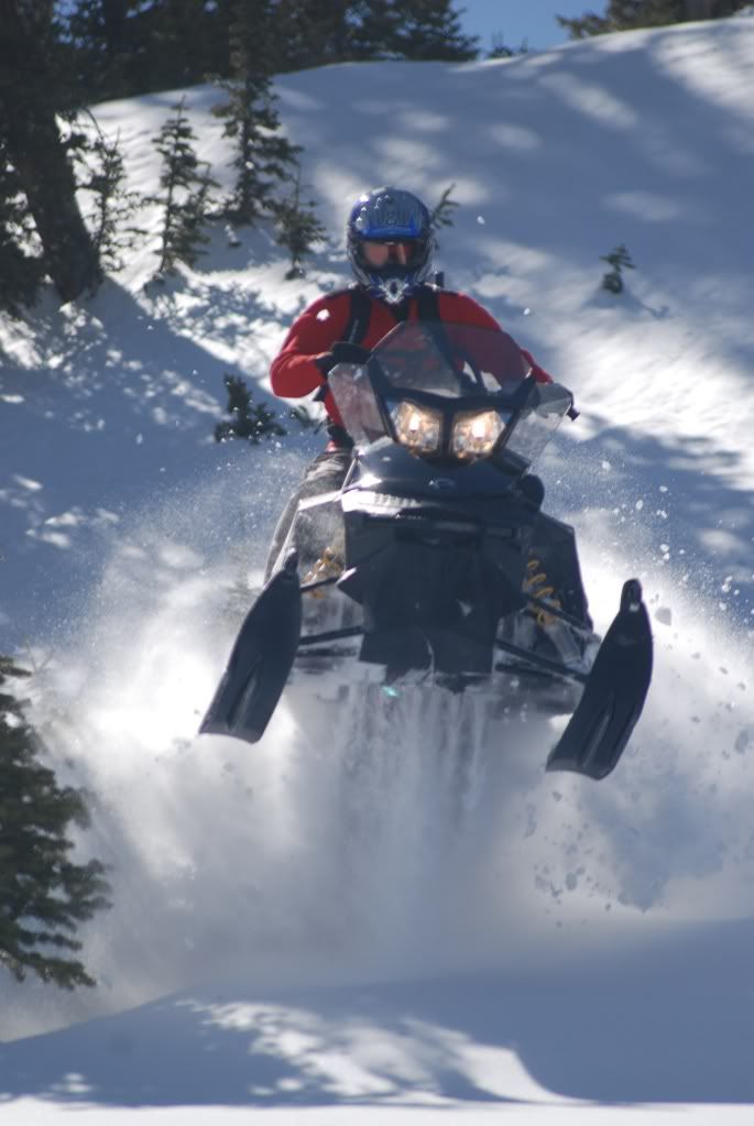 Adamsnowmobiling020.jpg