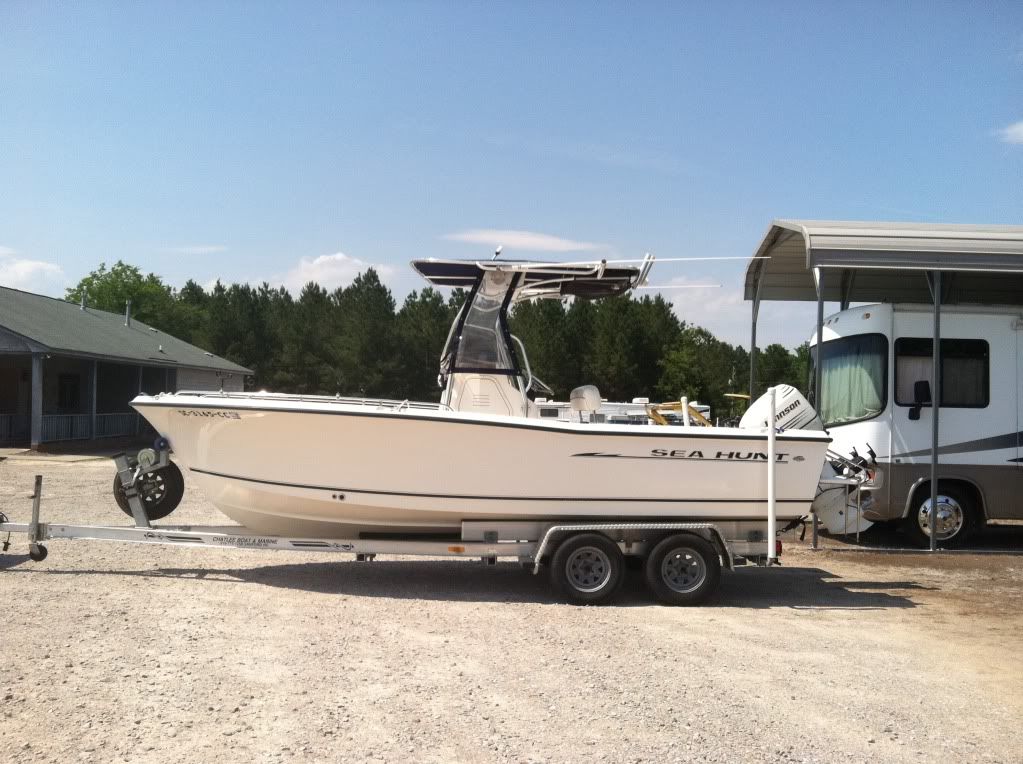 2004 Sea Hunt Triton 212 (21') cc. This 21 ft center console has canvas T ... 2004 Sea Hunt Triton 212 (21') cc. This 21 ft center console has canvas T ...